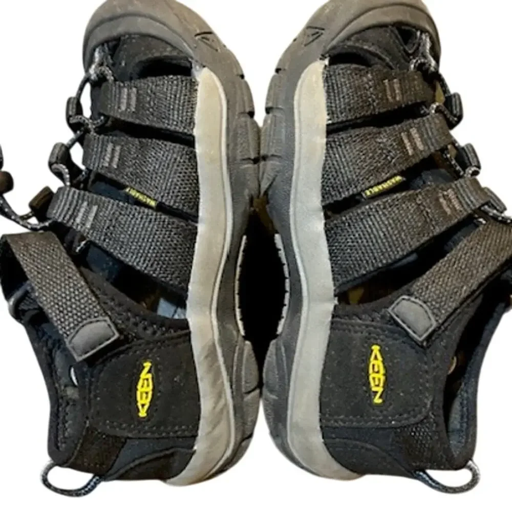 KEEN Boys Black Newport H2 Sandals Little Kid SZ 13 Water Friendly Hiking Sport